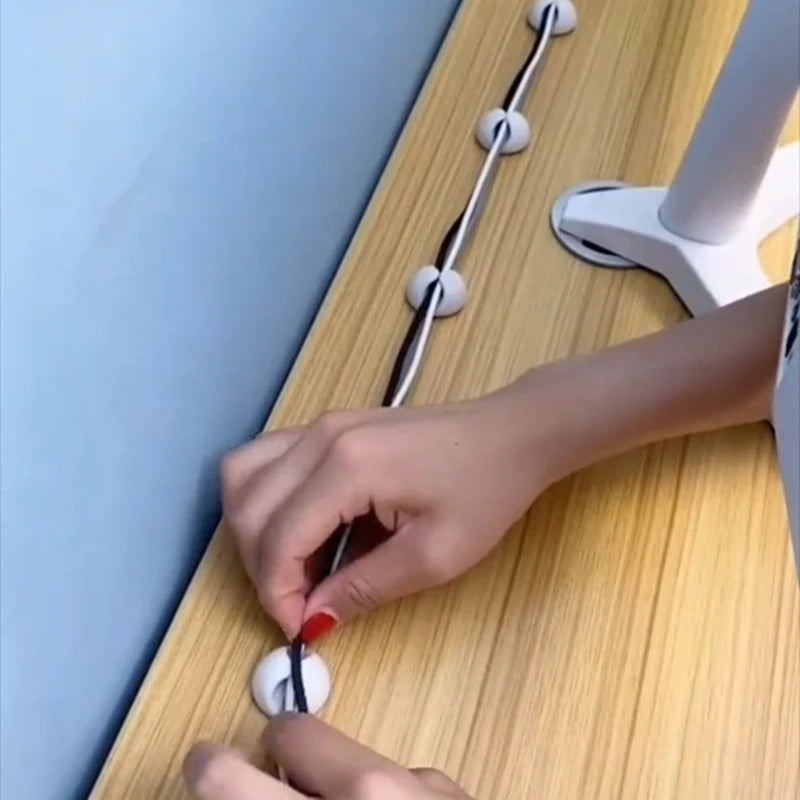 MULTIFUNCTIONAL HOLDER