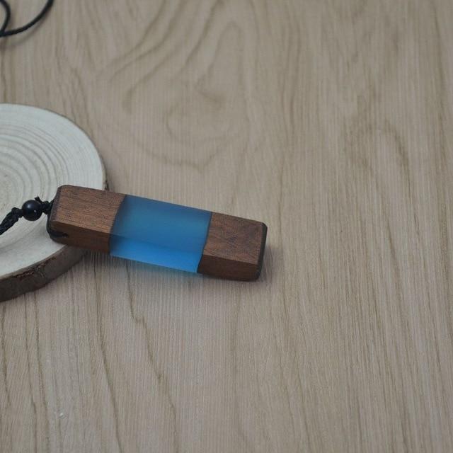 UNIQUE RESIN WOOD NECKLACE