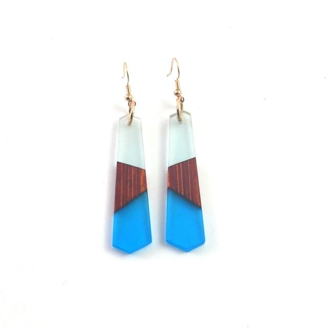 CHIC WOOD EARRINGS